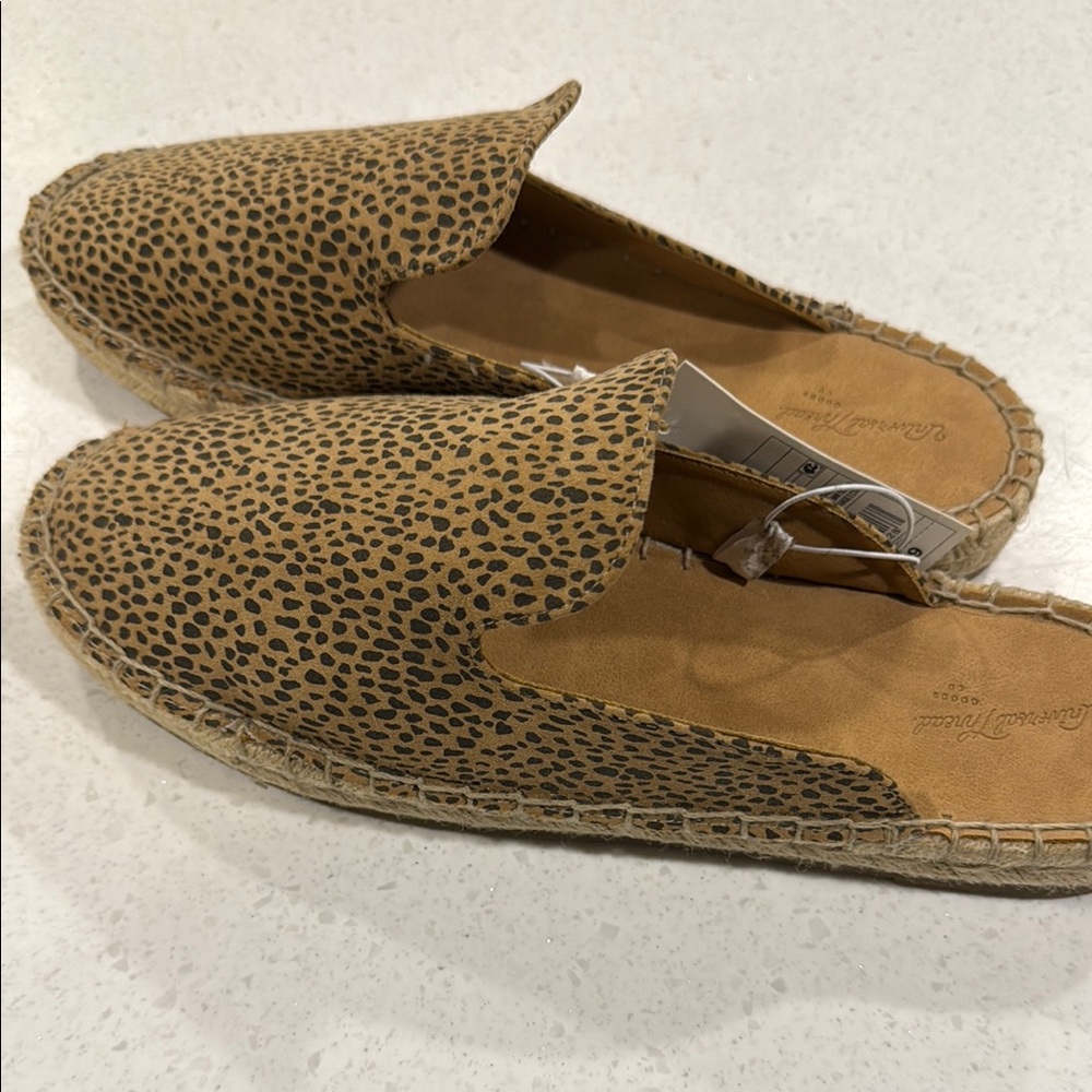 Universal Thread Leopard print espadrilles.  Size 8, new with tags, - Picture 2 of 10